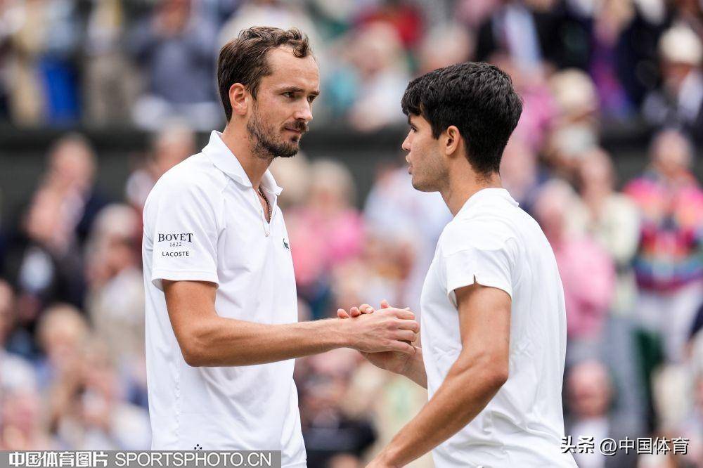 温网轻取澳网，梅德韦杰夫带队取胜