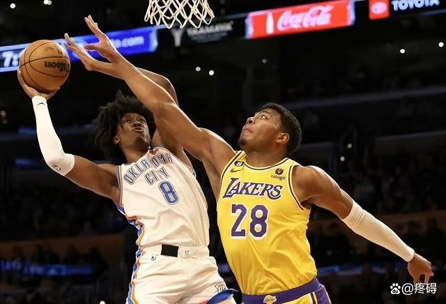 雷霆险胜湖人，福克斯爆发神勇