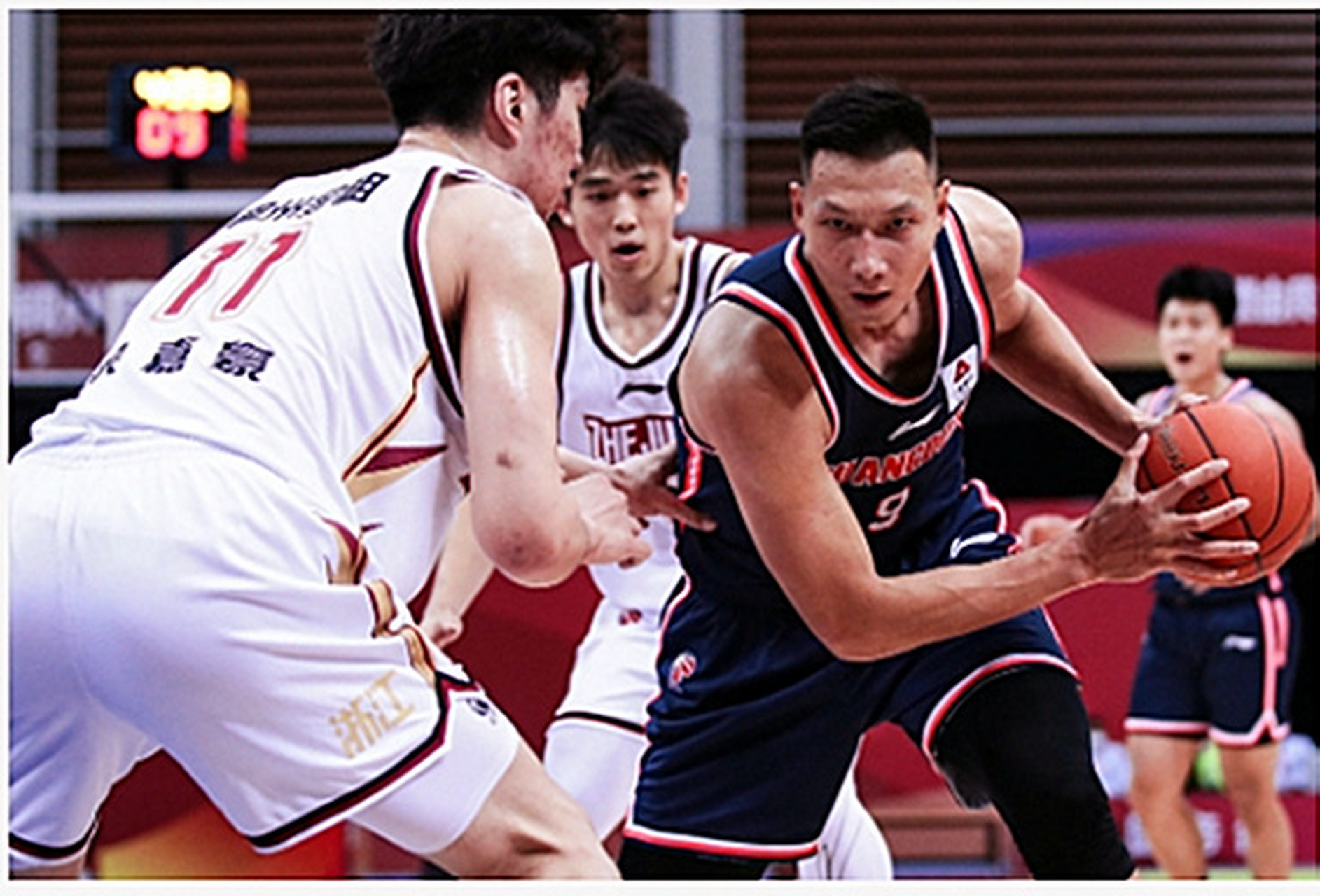 广东队力克上海队,易建联统治全场 广东队力克上海队,易建联统治全场