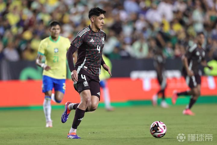 西班牙横扫巴西，阿尔瓦雷斯扛起全队