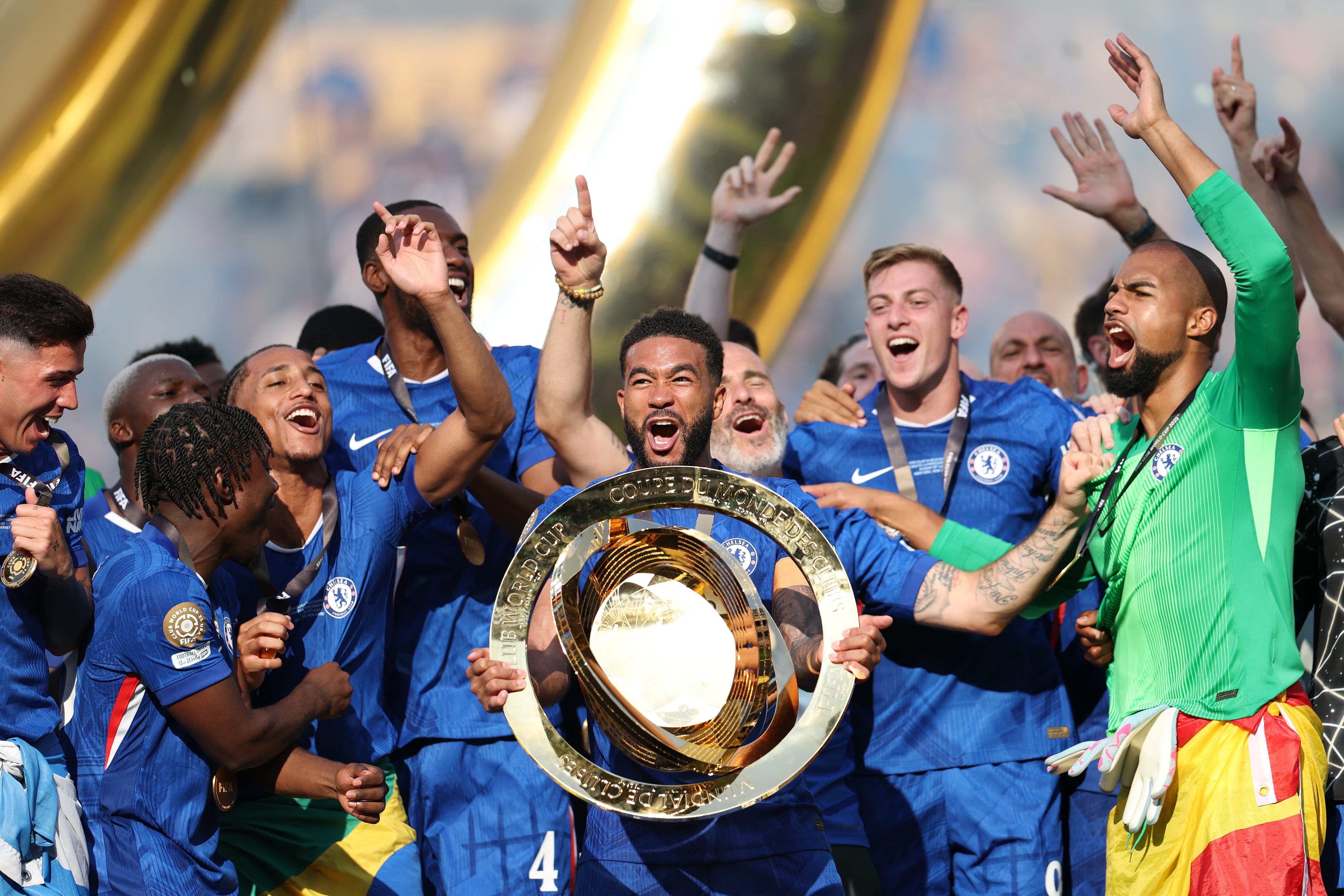 巴西排球代表队夺冠，团结拼搏十年磨砺成翼