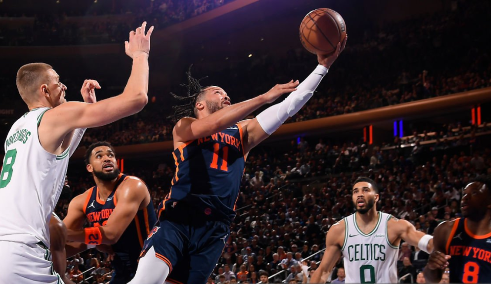 尼克斯横扫广州队，塔图姆带队取胜