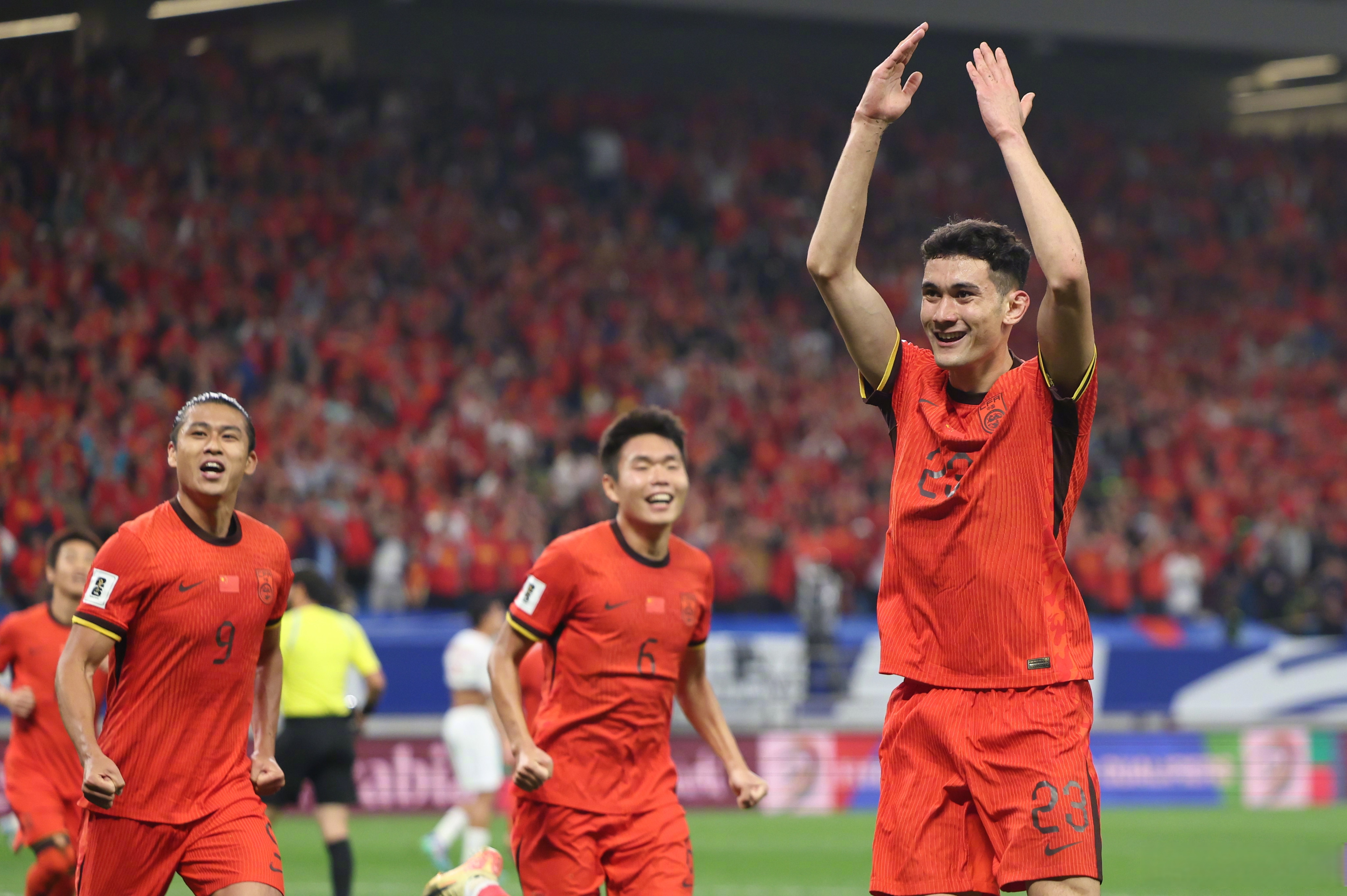 亚洲足球热身赛开战,各队力争晋级四强 亚洲足球热身赛开战,各队力争晋级四强