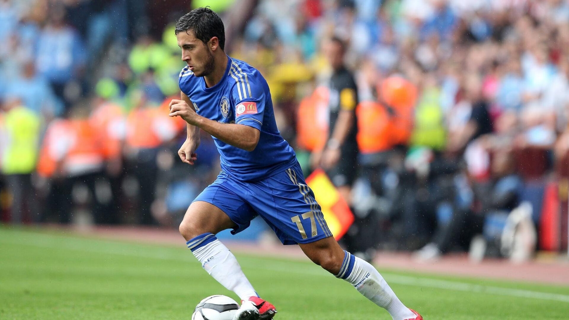 中国熊猫体育-赛道上的独舞者，罗德里格斯的F1街道赛之夜